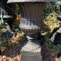 Classic Ribbed Mini Urn W/Pedestal
